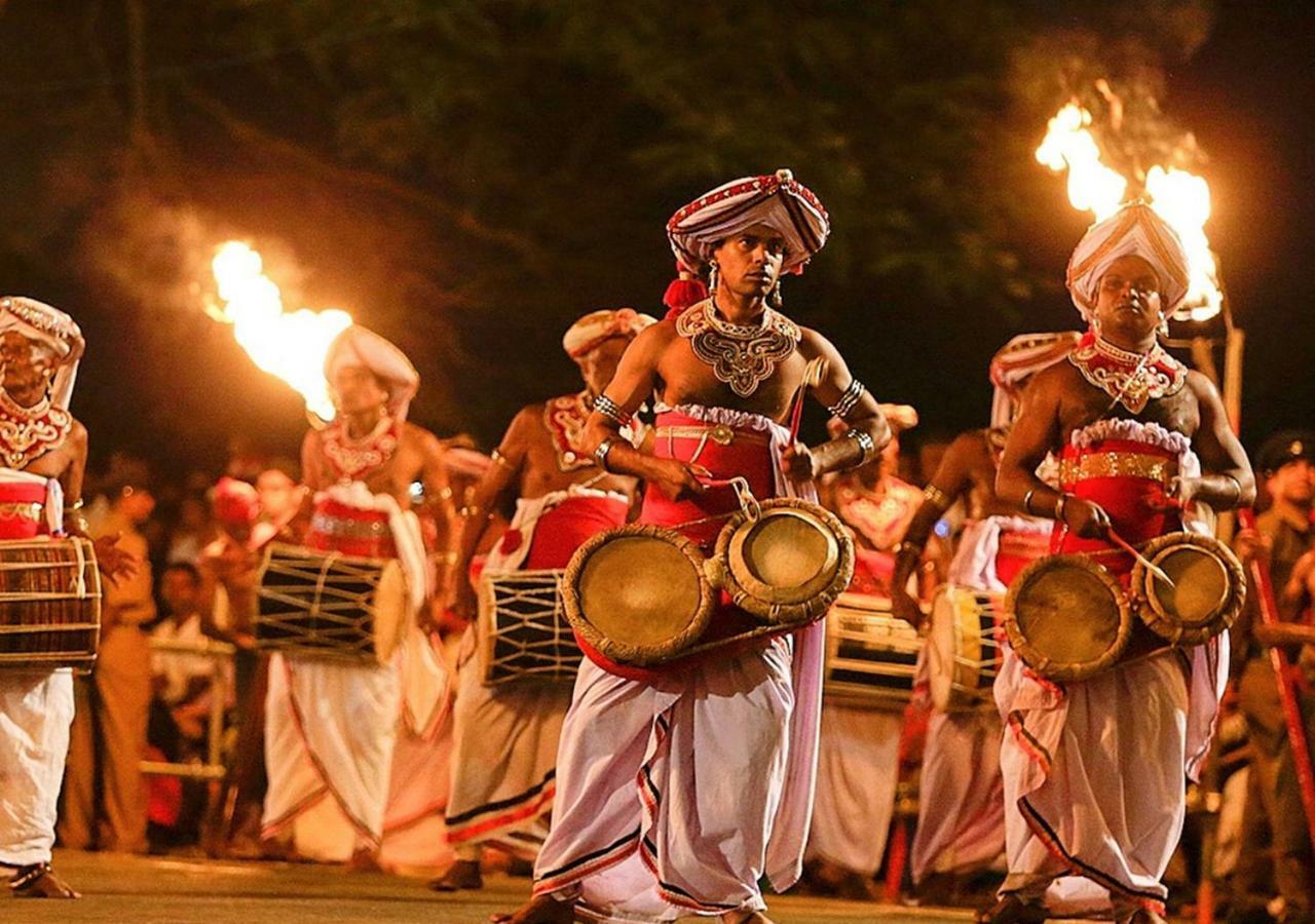 Settle Inn Tourist Lodge Kandy Esterno foto